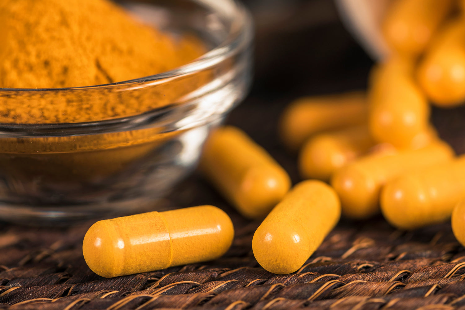 Kurkumin: Akne ve Cilt İnflamasyonuna Karşı Doğal Bileşen